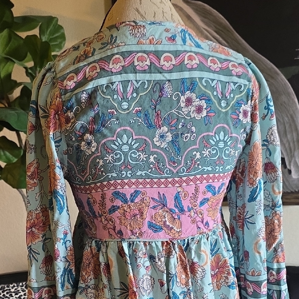 R. Vivimos Gorgeous Revolve Floral Bohemian Summer Dress in Blue and Pink - Picture 6 of 8